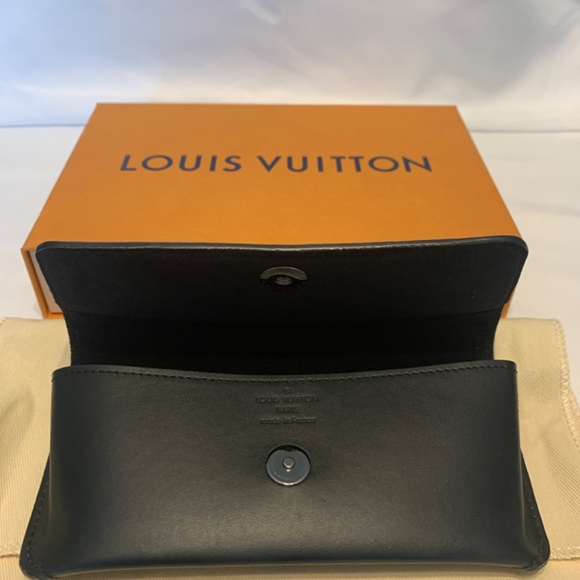 Louis Vuitton Woody Glasses Case - Picture 3 of 4